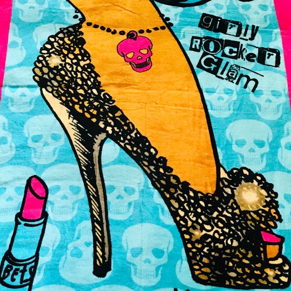 Betsey Johnson Pink & Aqua Party Heel Beach Towel - Picture 3 of 8